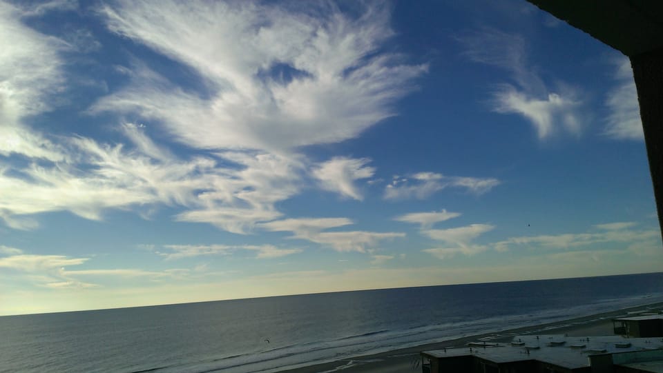beautiful Ocean views, and the sound of the ocean wake you up in the morning!! 