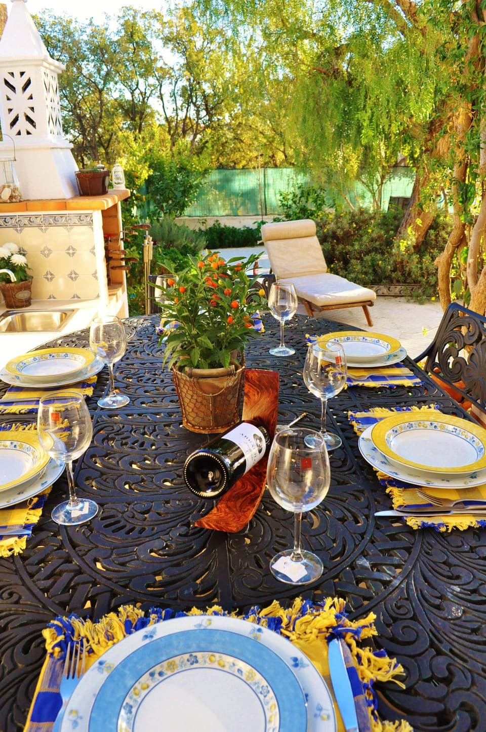 "Al Fresco" Dining in Garden near BBQ area