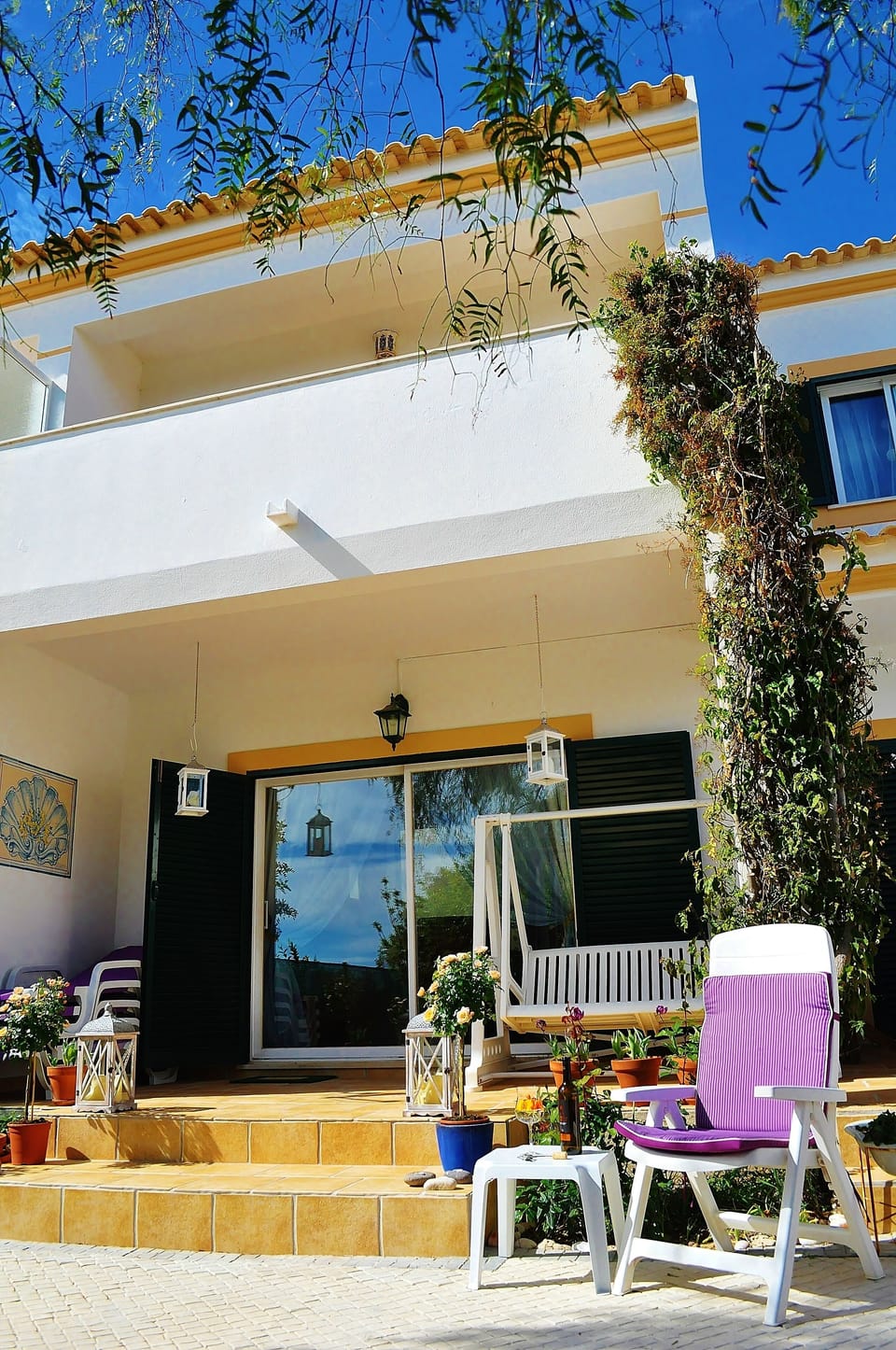 Enjoy the Outdoors Private Garden,smell the Roses.Upperfloor Terrace of Main Bed