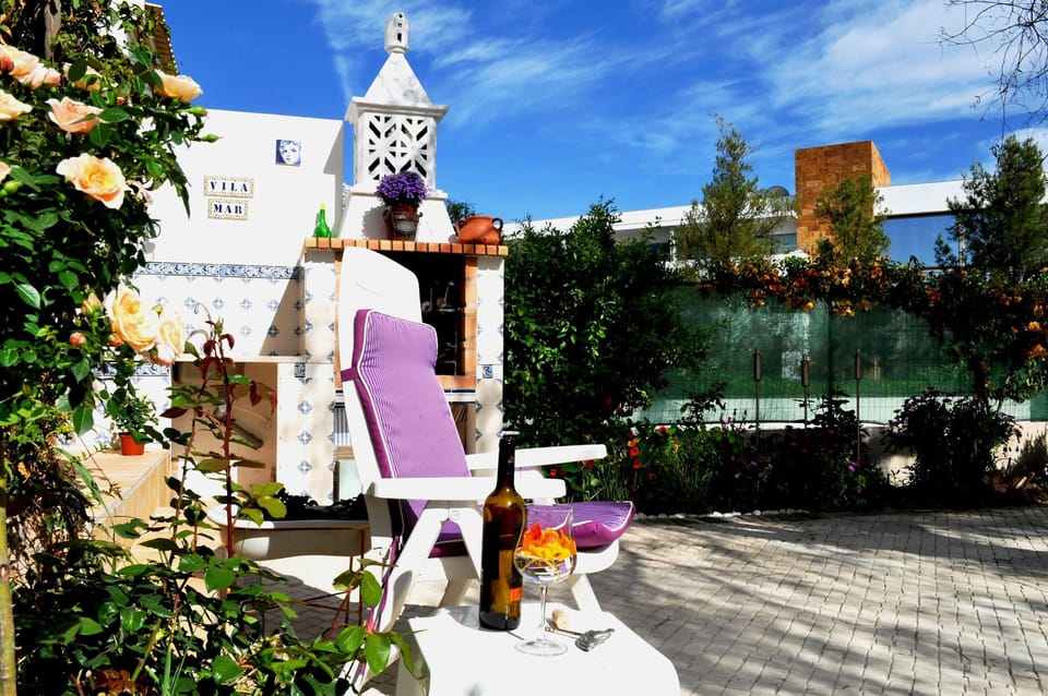 Outdoors for Great BBQs and Sundowners