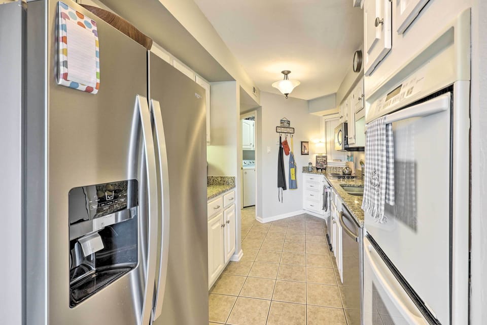Kitchen | Cooking Basics | Coffee Maker | Paper Towels/Trash Bags Provided