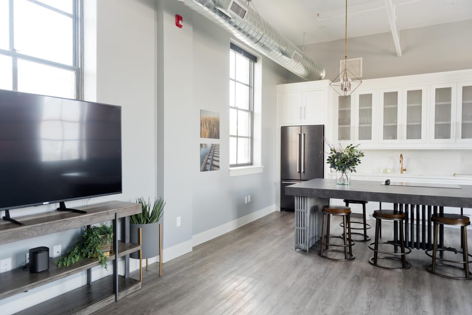 Large TV includes Netflix &amp; local channels via YoutubeTV