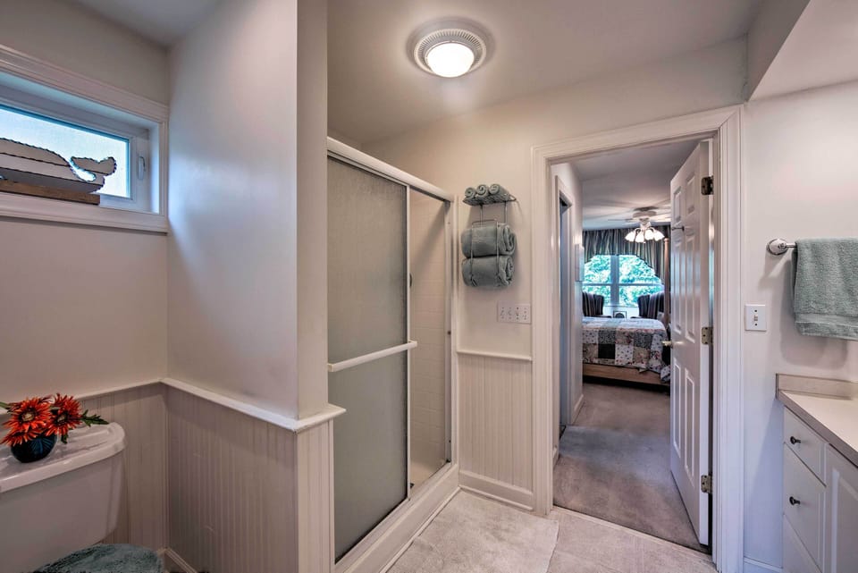 Bathroom | Towels Provided