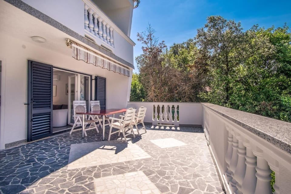 Terrace. Picture 2
