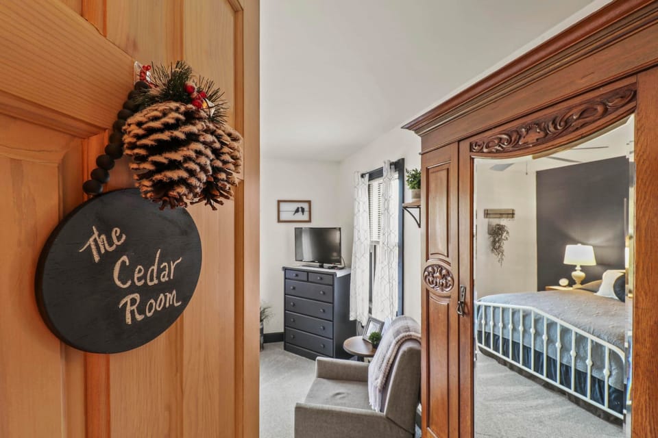 Cedar 12725