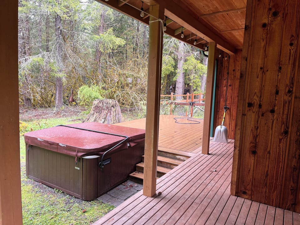 Hot tub off the deck.