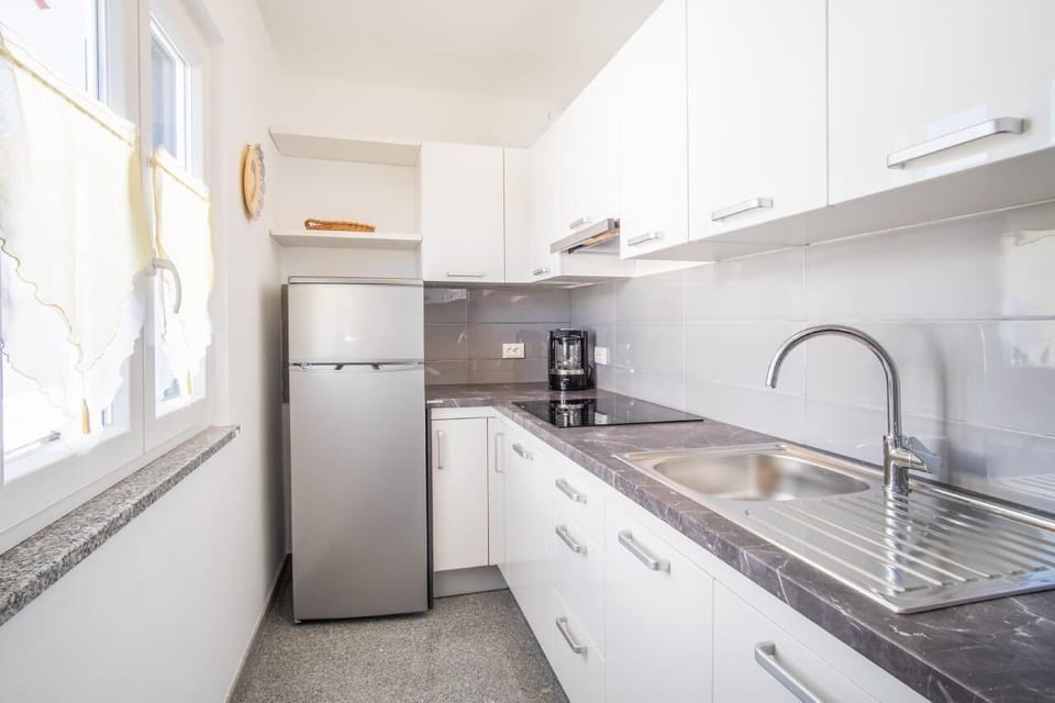 Kitchen area. Picture 7