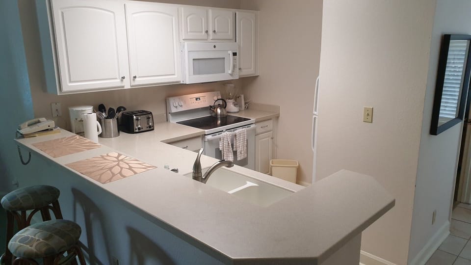 Kitchen and counter top dining