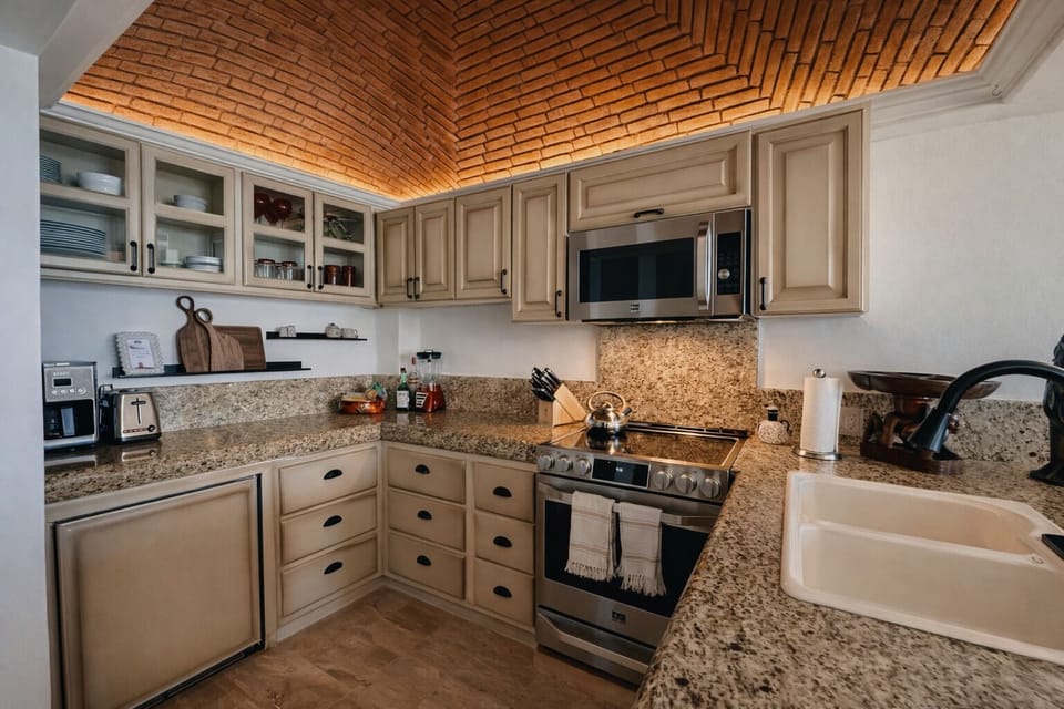 Kitchen (additional refrigerator in the utility closet)