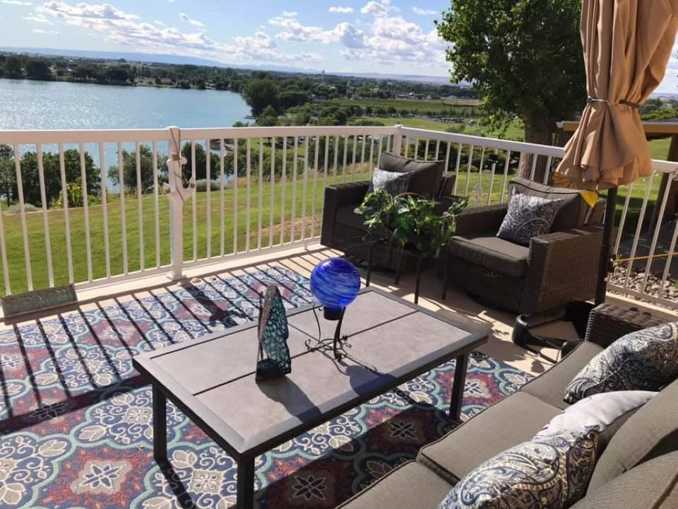Master Bedroom - Balcony View
