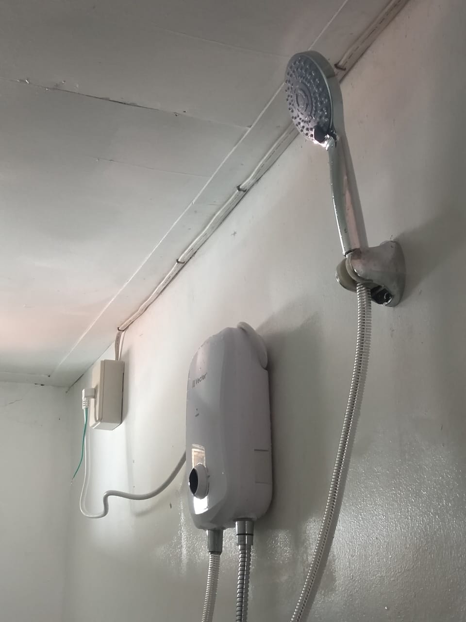 Hand-held showerhead