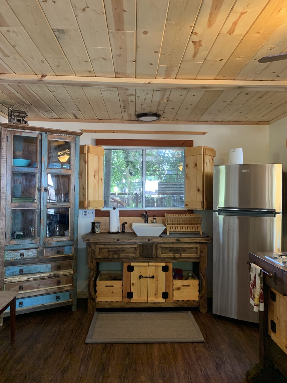 Kitchen Sink Area