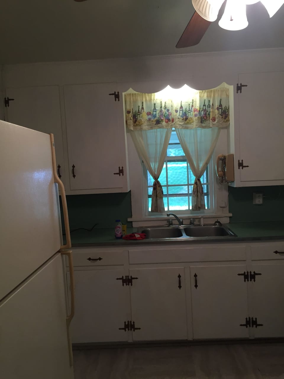 country kitchen, fully equipped