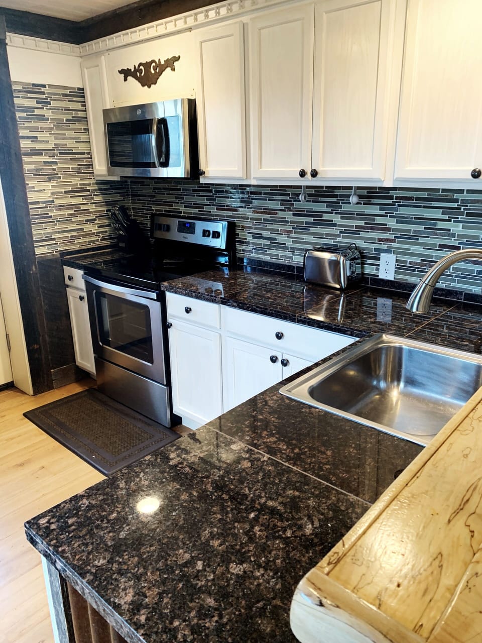 full kitchen