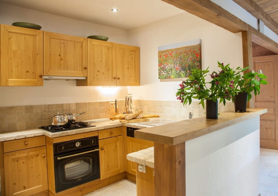 Fully fitted kitchen 