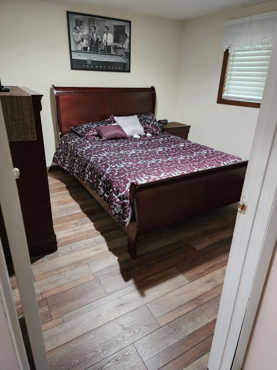 Queen size bed upstairs 