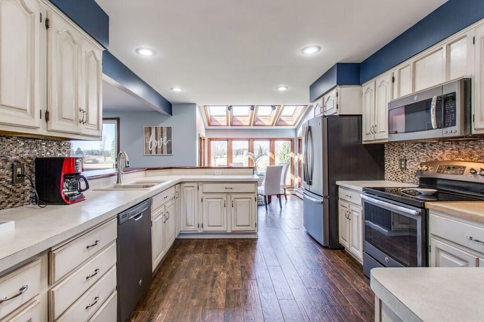 Upstairs Kitchen (1)
