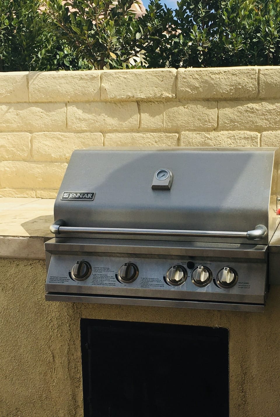 Large Jenn-air BBQ for outside grilling!