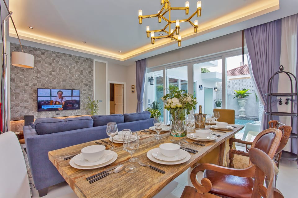 Ocean's 5 Pool Villa Near The Beach