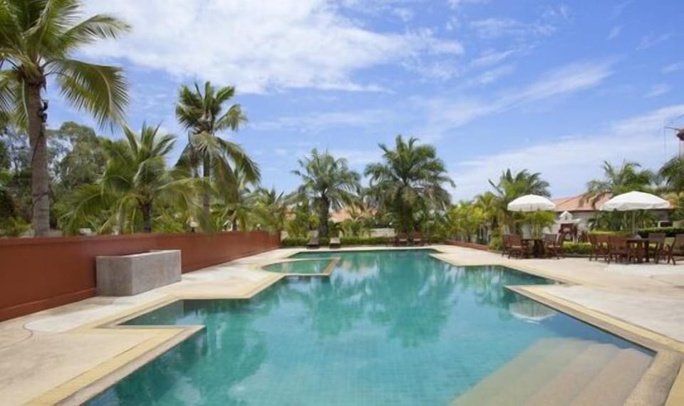 Pool Villa Majestic insignia