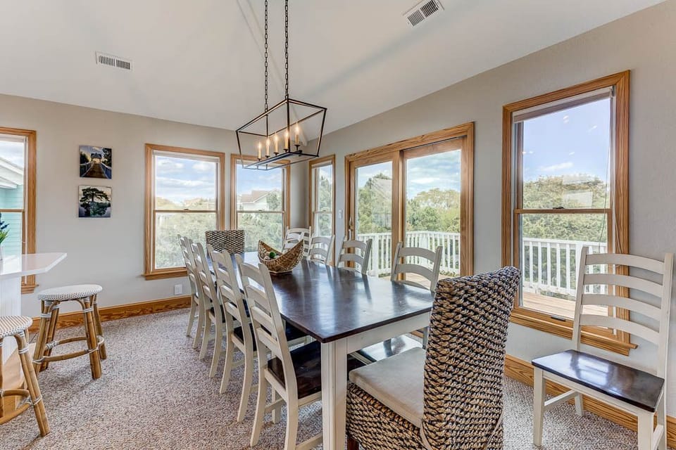 Top-Level Dining Room with Table (seats 10)