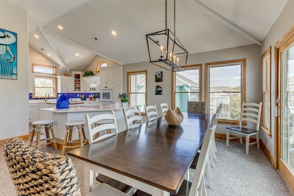 Top-Level Dining Room with Table (seats 10)