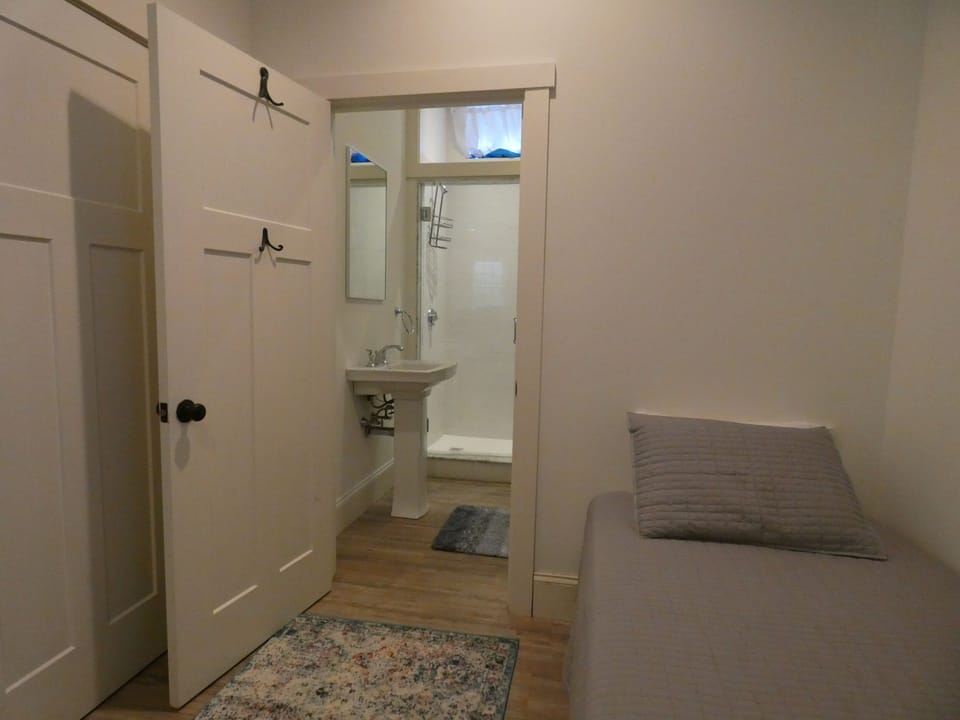 Studio basement apartment 