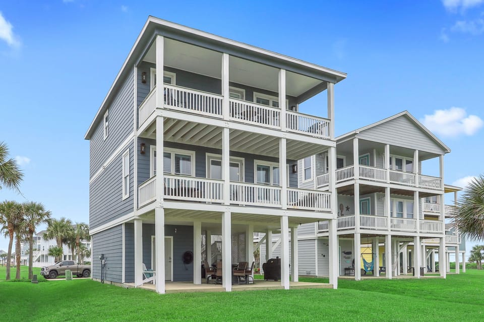 Experience views from every level, as decks span the entire backside of home.