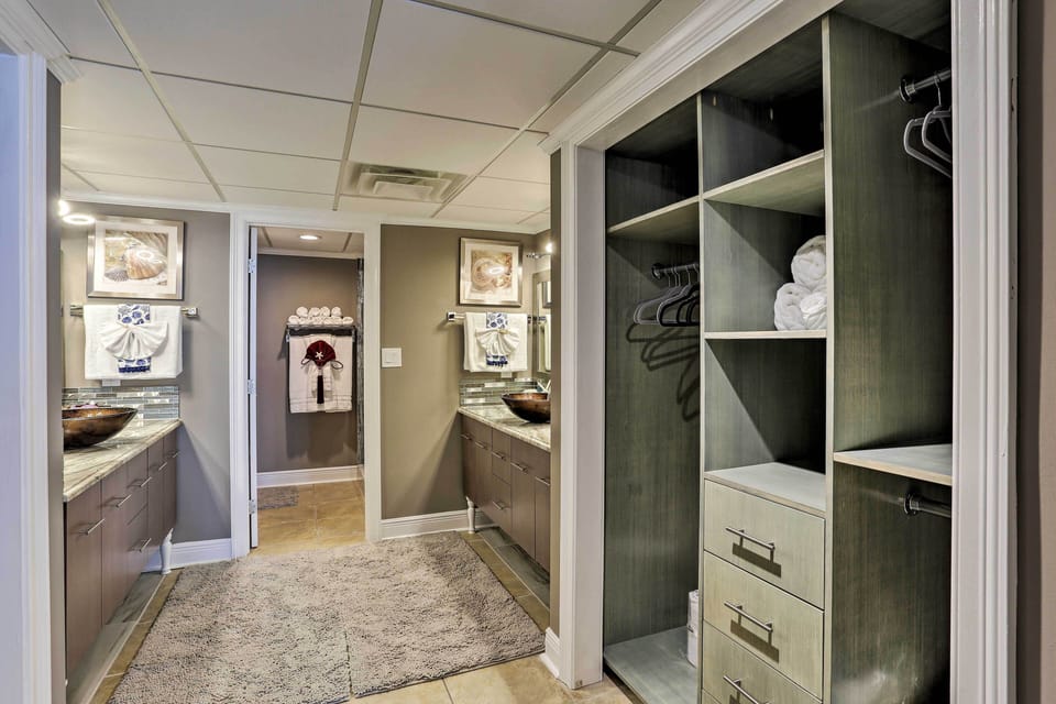 En-Suite Bathroom | Towels Provided