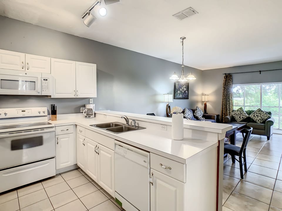 Fully equipped kitchen