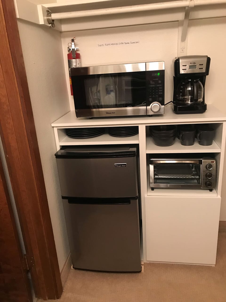 Kitchenette: mini fridge/freezer, microwave, toaster oven, coffee maker 