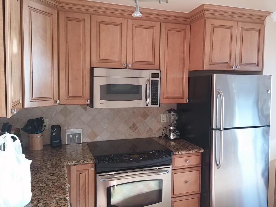 Custom Wood Cabinets + All Stainless Steel Applicances!!!