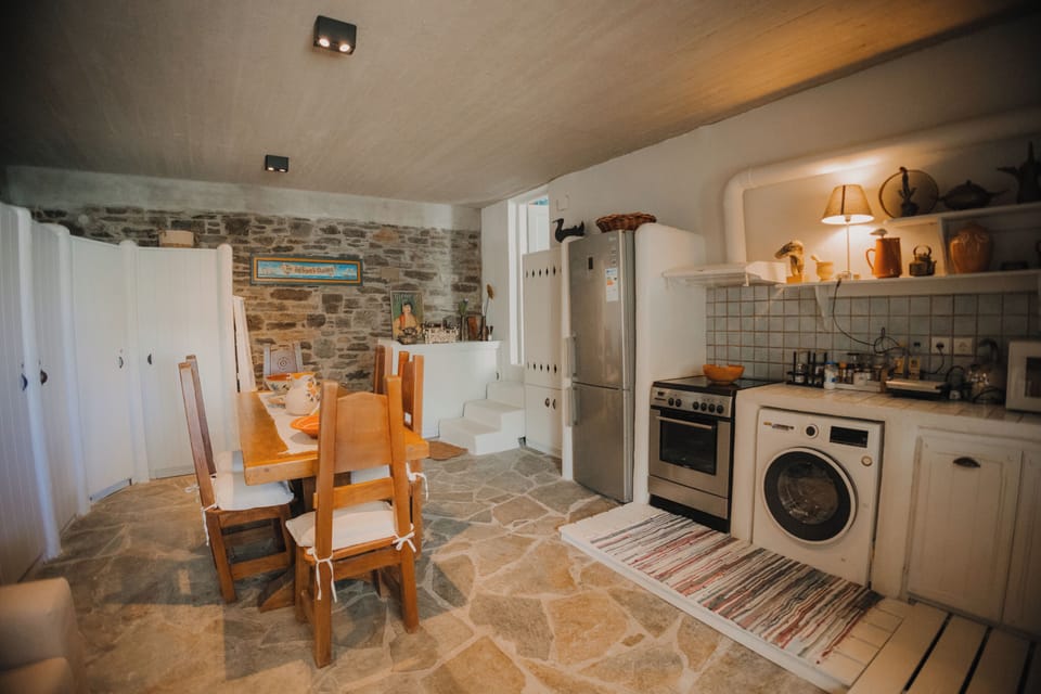 Kitchen with dinning area, 