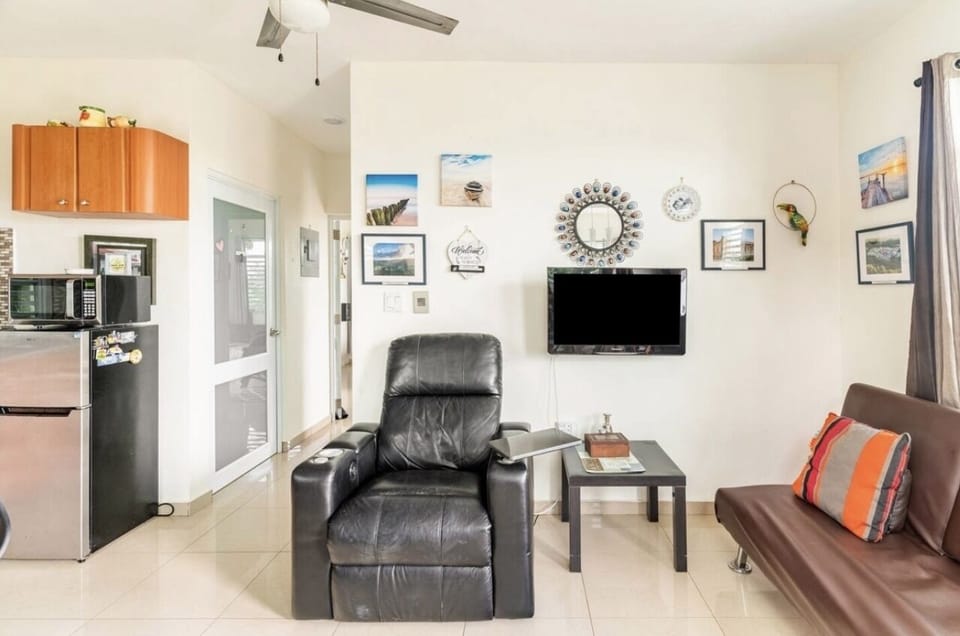 Perfect for relaxing or just work on your laptop from this reclining chair.
