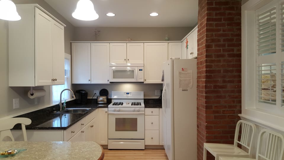 fully equipped kitchen