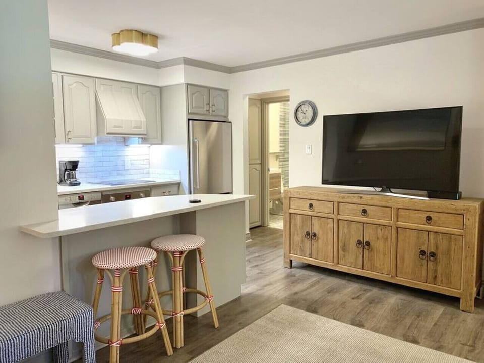 Enjoy the convenience of a fully stocked kitchen, perfect for everything from morning coffee to family meals