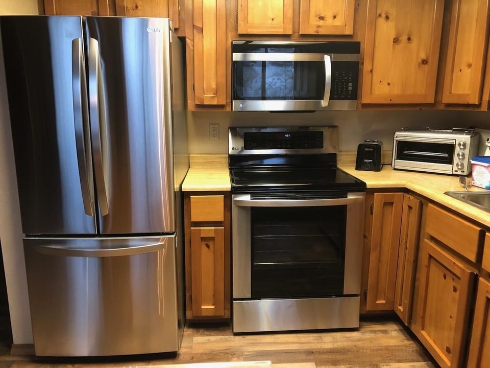 Refrigerator, microwave, glass cook top, oven, dishwasher, toaster, toaster oven