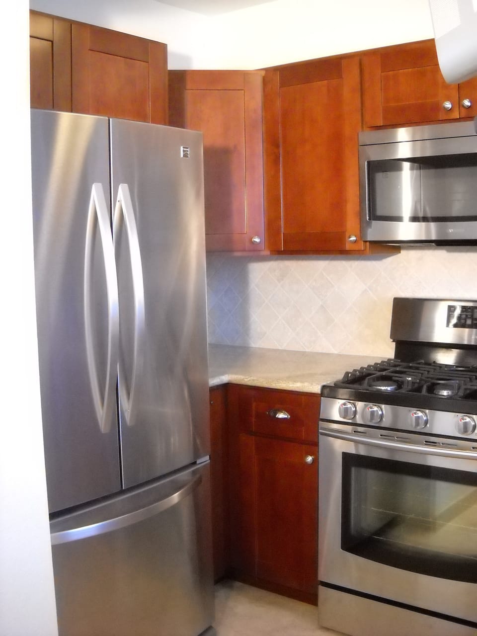 New fridge with bottom freezer