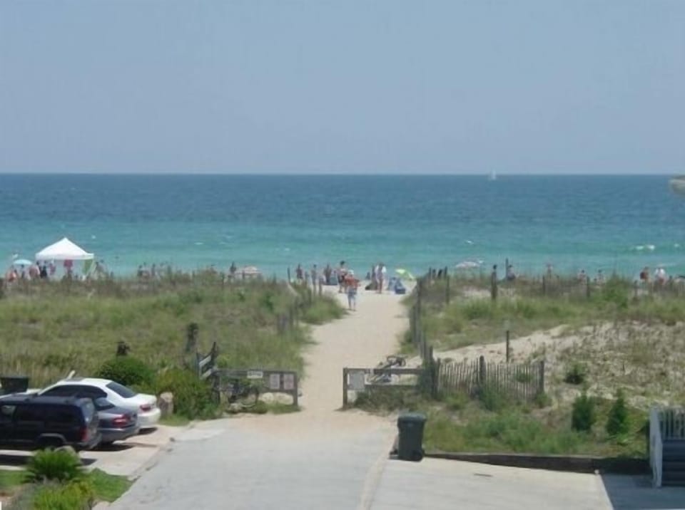 Short walk to ocean (from 3rd floor of apartment building)