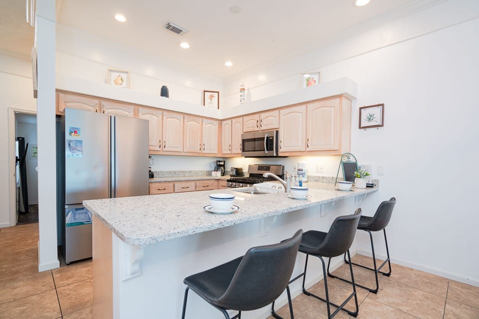 Kitchen with breakfast corner