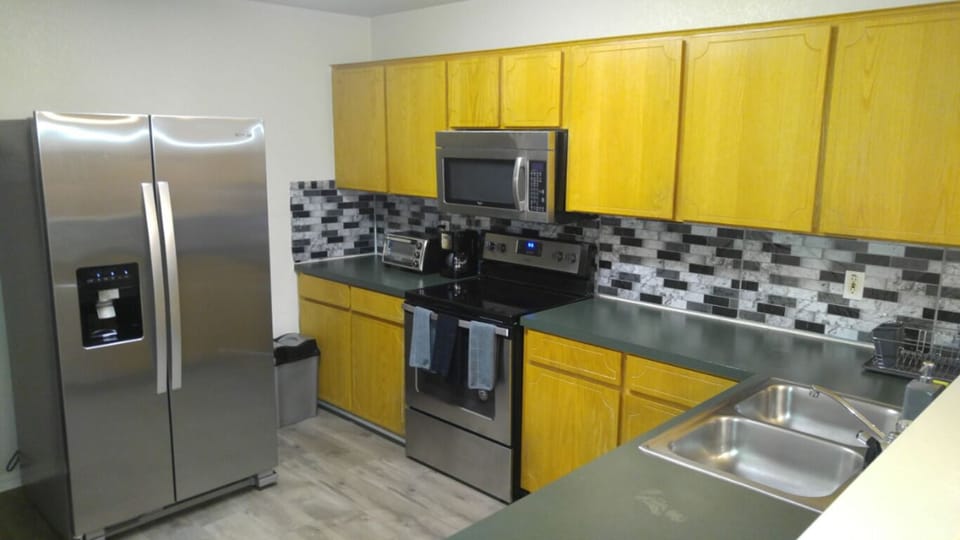Full Kitchen