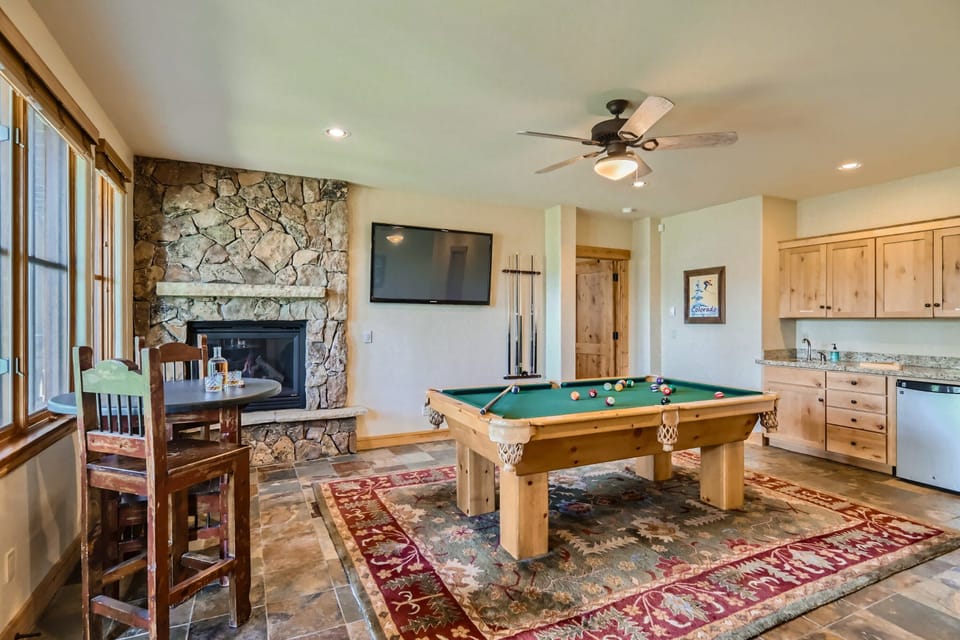 Garden level game room