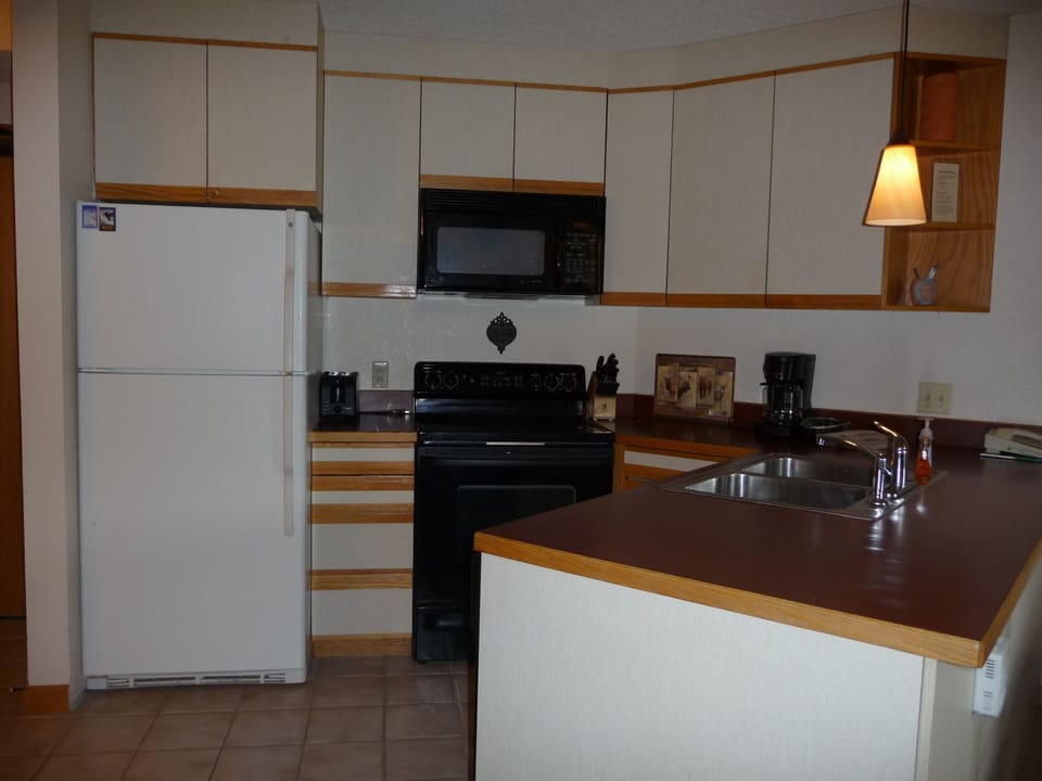 COMPLETE kitchen; premium cookware, dishes, utensils, Dual Keureg, dishwasher