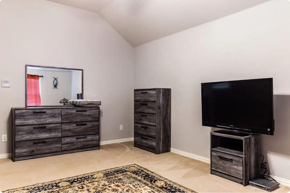 Game Room/Sofa-Convert to Queen Bed