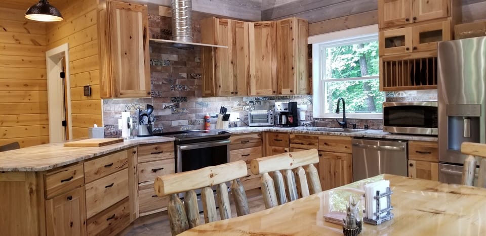 Eat in kitchen, Hickory cabinets granite counters