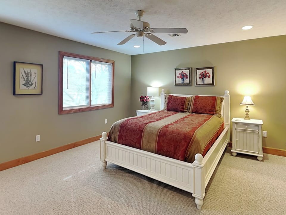 Upper Level Primary Suite 2 - Queen Bed