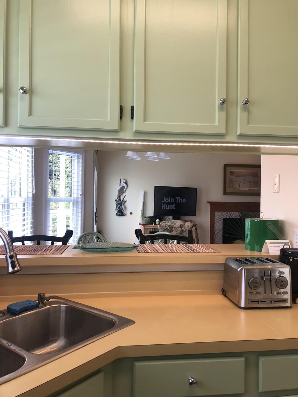 Kitchen pass through to dining room