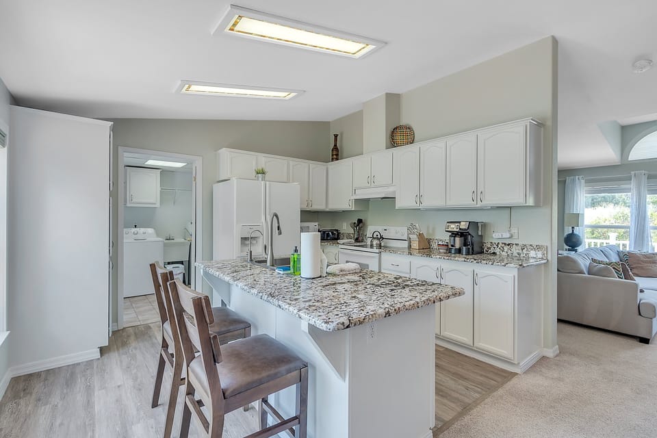 Spacious Newly Remodeled Kitchen!