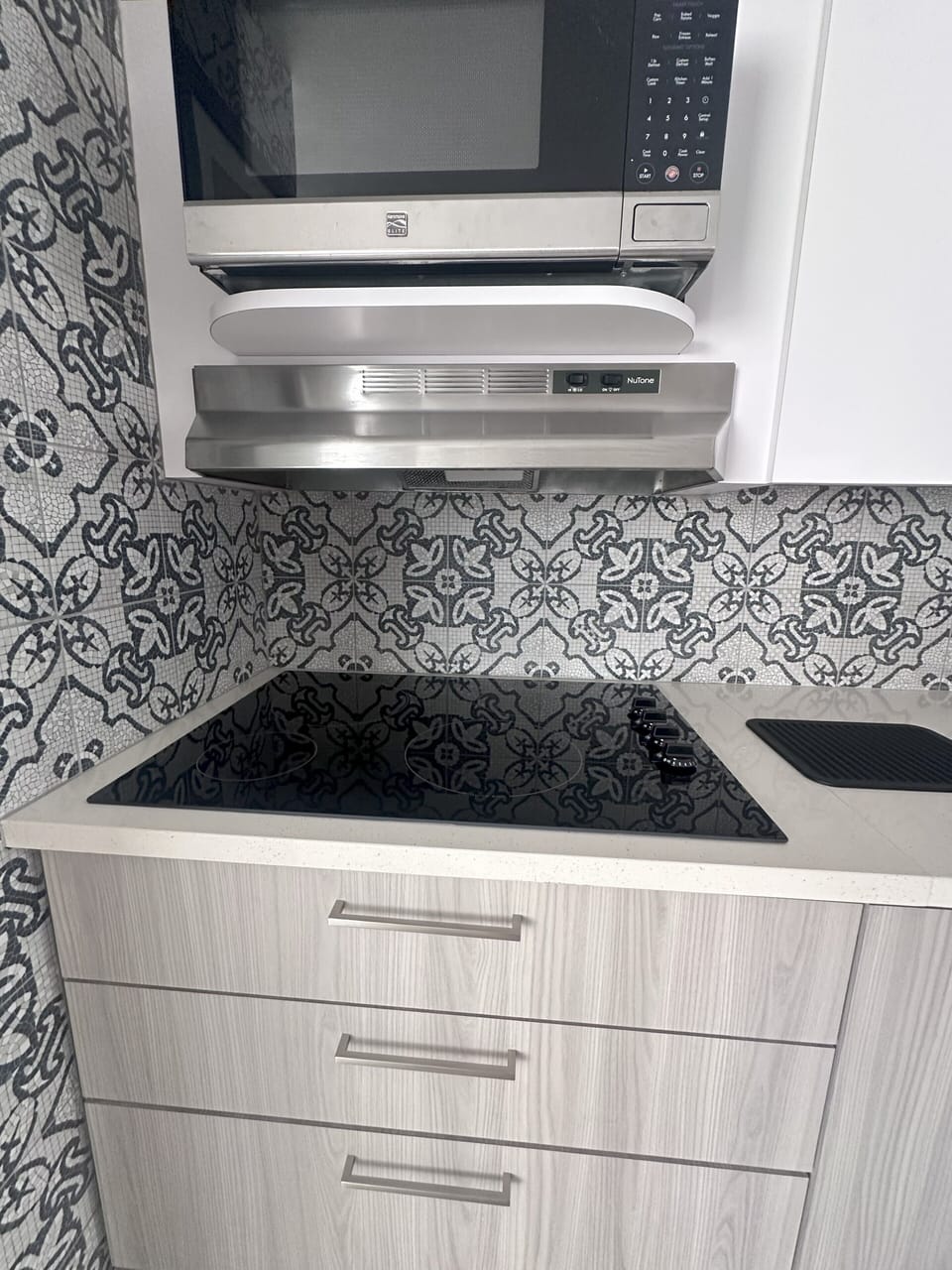 Fully remodeled kitchen with everything you need