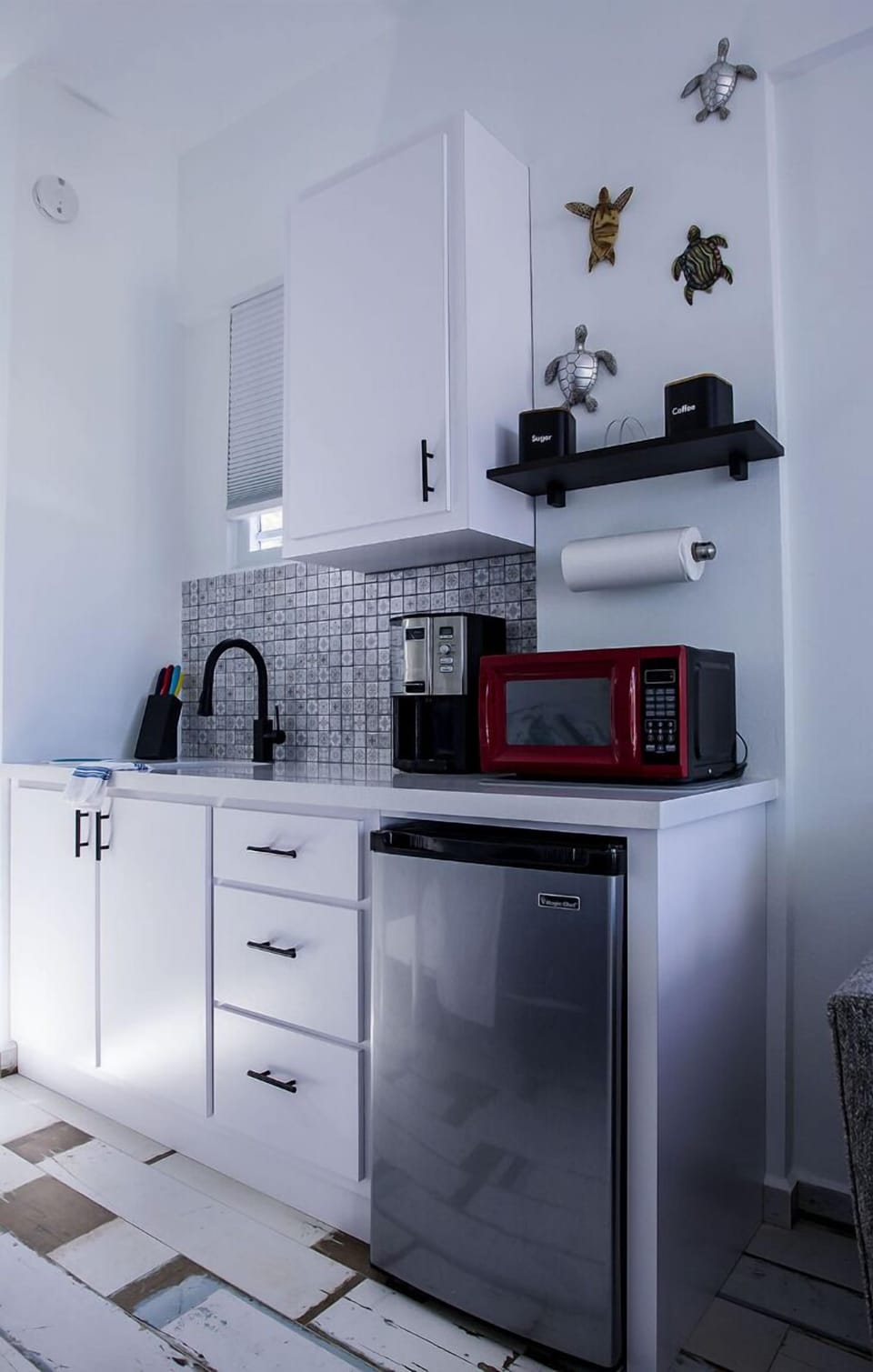 Kitchenette with appliances
